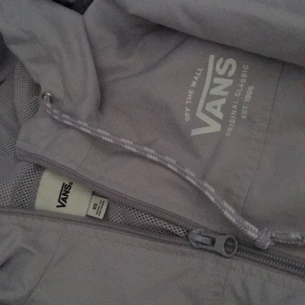 Windbreaker - Picture 3 of 7